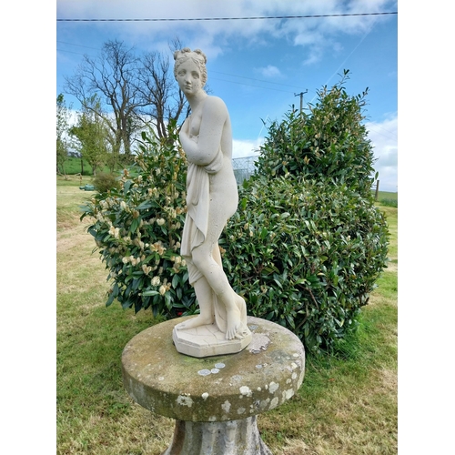 610 - Good quality moulded stone statue of Venus {70 cm H x 20 cm W 22 cm D}.