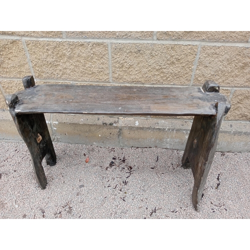 667 - Unusual wooden garden bench {H 62cm x W 100cm x D 24cm }.