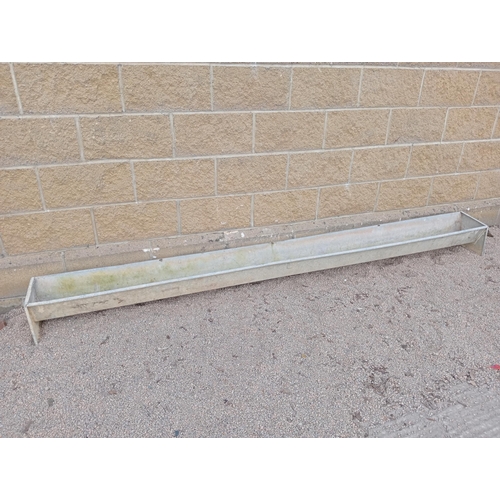 895 - Galvanised trough feeder {H 20cm x W 276cm x D 6cm}. (NOT AVAILABLE TO VIEW IN PERSON)