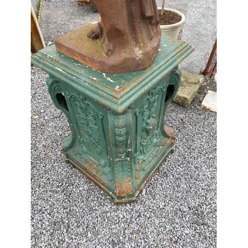 546 - Good quality decorative cast iron pedestal in the Victorian style {100 cm H x 80 cm W x 80 cm D}.