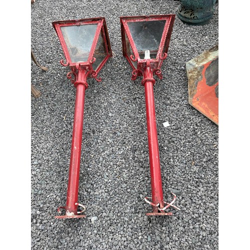 910B - Pair of 1950s cast aluminium wall lamps {153 cm H x 41 cm W x 41 cm D}.