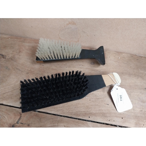 1105 - Set of cased Guinness Bar Mates clothes brushes in original box. { 6 cm H x 21 cm W x 12 cm D}. PART... 