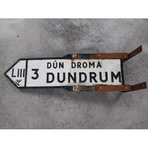 1273 - Dundrum alloy Finger post sign. {28 cm H x 57 cm W}.