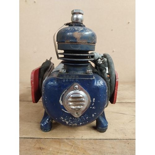 1363 - Luchard small compressor. {24 cm H x 28 cm W x 20 cm D}.