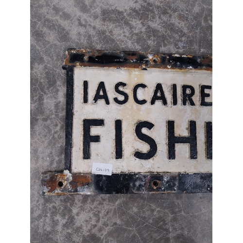 1368 - Alloy bilingual Fishing finger post sign. {28 cm H x 65 cm W}.