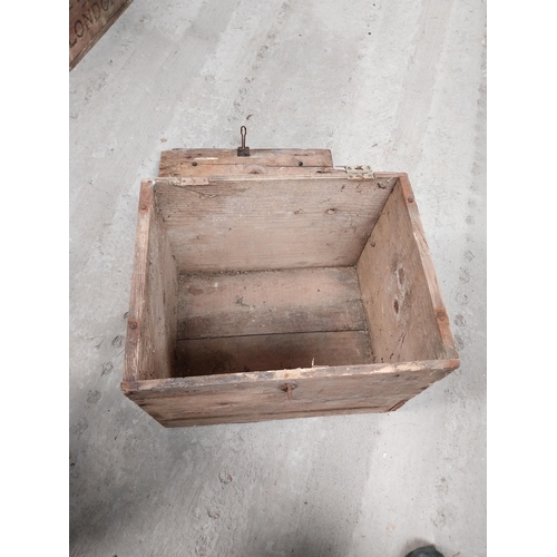 541 - Old Bushmills Whiskey wooden bottle crate. {29 cm H x 28 cm W x 29 cm W}.