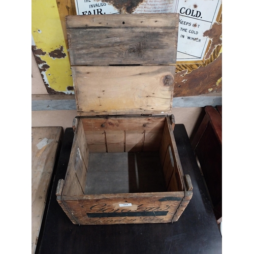 584 - Gordon's London Gin wooden advertising crate. {30 cm H x 41 cm W x 45 cm D}.