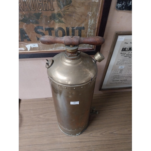 907 - Early 20th C. brass sprayer. {67 cm H x 22 cm Dia.}.