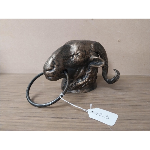 923 - Cast iron tie in form of Rams Head. {15 cm H x 20 cm W x 23 cm D}.