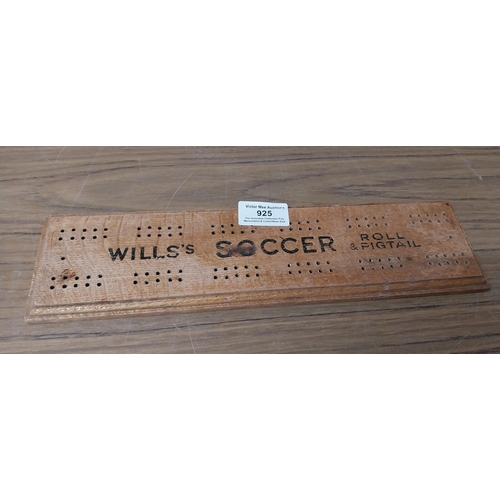 925 - Wills's Cribbage scorecard. {8 cm H x 32 cm W}.