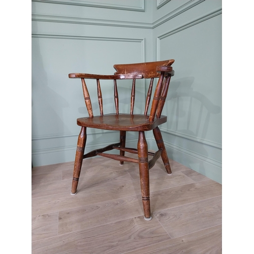 122 - Early 20th C. ash and elm smokers bow {82 cm H x 44 cm W x 56 cm D}.