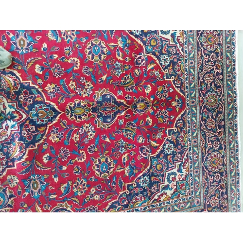 123 - Good quality decorative Persian carpet square {310 cm L x 223 cm W}.