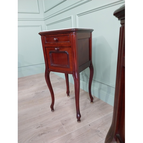 22 - Pair of good quality 19th C. French mahogany bedside lockers with inset marble tops raised on cabrio... 