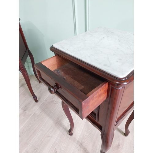 22 - Pair of good quality 19th C. French mahogany bedside lockers with inset marble tops raised on cabrio... 