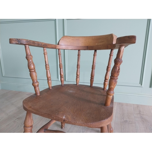 318 - Early 20th C. ash and elm smokers bow {80 cm H x 58 cm W x 56 cm D}.