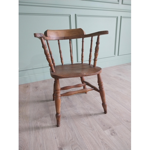 318 - Early 20th C. ash and elm smokers bow {80 cm H x 58 cm W x 56 cm D}.