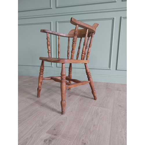 318 - Early 20th C. ash and elm smokers bow {80 cm H x 58 cm W x 56 cm D}.