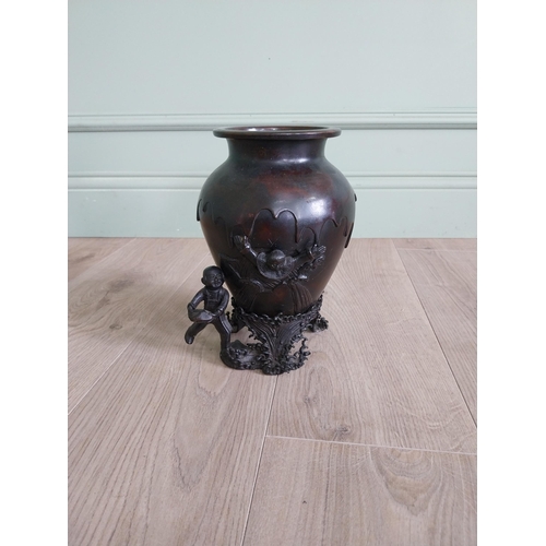 41 - Good quality Oriental bronze vase {26 cm H x 20 cm Dia.}.