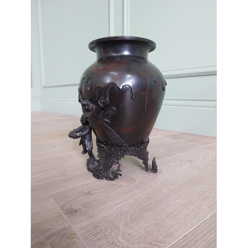 41 - Good quality Oriental bronze vase {26 cm H x 20 cm Dia.}.