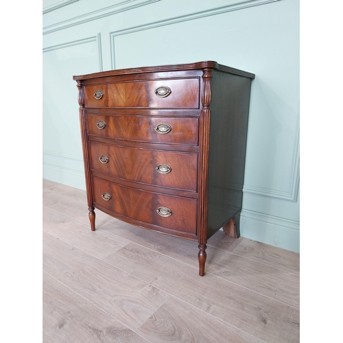 77 - Good quality mahogany bachelors chest of drawers with four graduated chest of drawers in the Regency... 