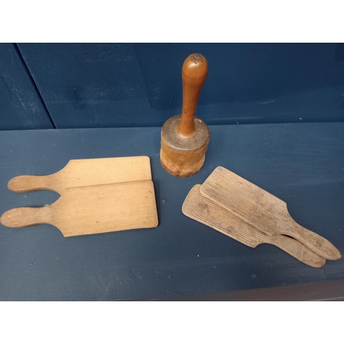 186 - Butter stamp and four paddles {H 28cm x Dia 8cm }. - NOT AVAILABLE TO VIEW IN PERSON