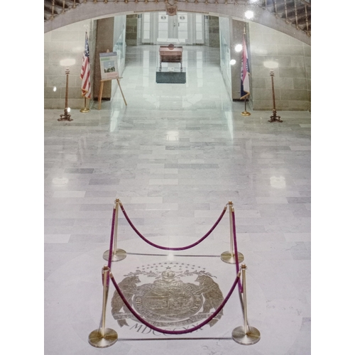 465 - Glass picture of Missouri state capitol, Jefferson City {H 80cm x W 120cm }.