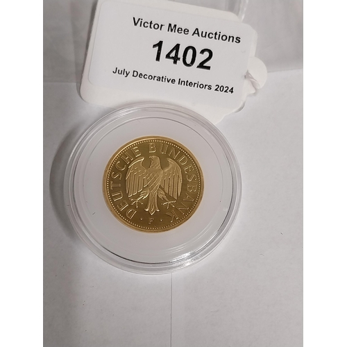 1402 - 1 Deutsche Mark  German Gold Coin. 2001 Mint mark F, in the original protective plastic capsule. - N... 