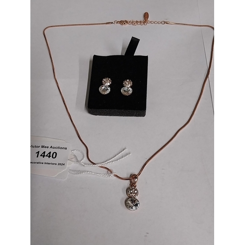 1440 - Absolute pendant necklace { 43cm L } and matching earrings