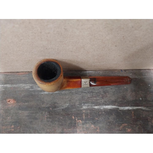 1256 - Early 20th C. pipe in box. {14 cm L}.