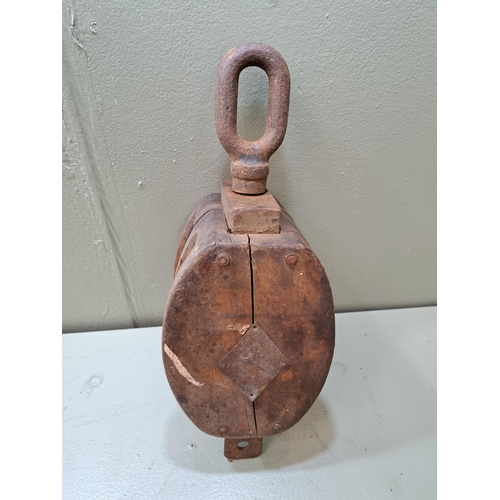 1355 - Wooden ships pulley plain {H 44cm x W 17cm x D 18cm } - NOT AVAILABLE TO VIEW IN PERSON