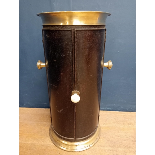 1022 - 19th C. French plate warmer brass top and base with brass knobs  {H 78cm x W 44cm x Dia 36cm }. - NO... 