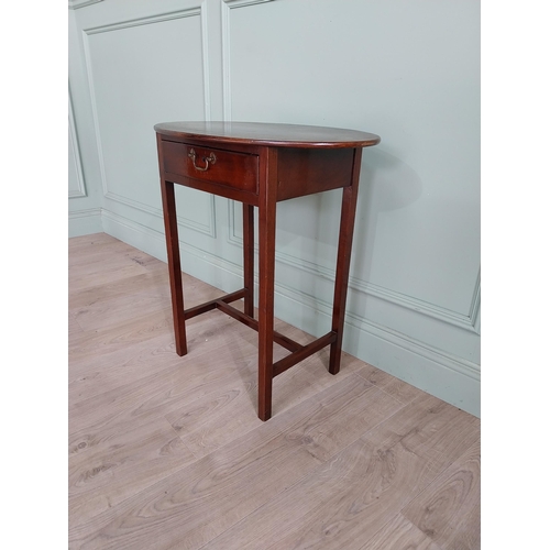 1072 - Good quality Georgian mahogany oval lamp table with single drawer in the frieze raised on square leg... 