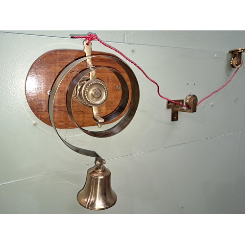 1076 - Butlers brass door bell mounted on wooden plaque. - NOT AVAILABLE TO VIEW IN PERSON