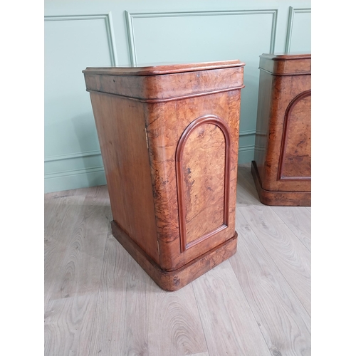 1093 - Pair of good quality 19th C. burl walnut bedside cabinets with fitted interior raised on platform ba... 