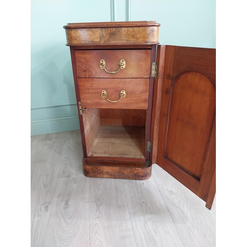 1093 - Pair of good quality 19th C. burl walnut bedside cabinets with fitted interior raised on platform ba... 