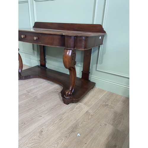 1243 - 19th C. mahogany wash stand with single drawer in the frieze raised on cabriole legs and platform ba... 