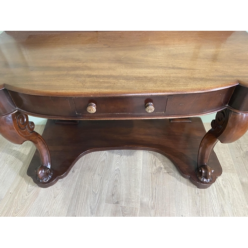 1243 - 19th C. mahogany wash stand with single drawer in the frieze raised on cabriole legs and platform ba... 