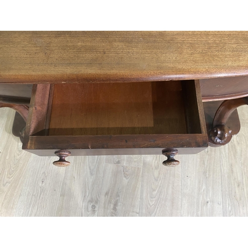 1243 - 19th C. mahogany wash stand with single drawer in the frieze raised on cabriole legs and platform ba... 