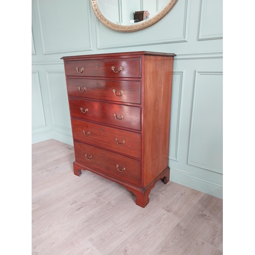 1262 - Good quality Georgian mahogany chest of drawers with five graduated drawers with original brass hand... 