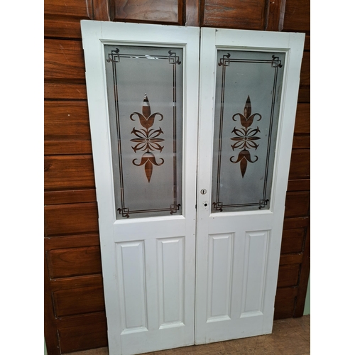 1292 - Pair of doors with etched glass   {Each door H 201cm x W 57.5cm }. - NOT AVAILABLE TO VIEW IN PERSON