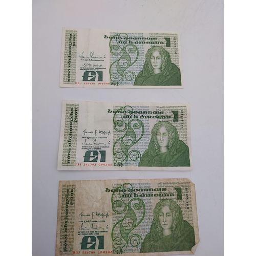 1926 - Three �1 punt notes (Dates: 1988/2x 1986)