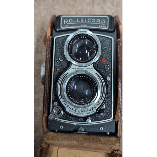 2018 - Rolleicord camera in leather carrier bag