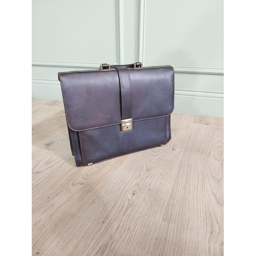 210 - Good quality leather brief case {40 cm H x 40 cm W x 10 cm D}.