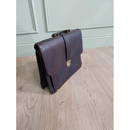 210 - Good quality leather brief case {40 cm H x 40 cm W x 10 cm D}.