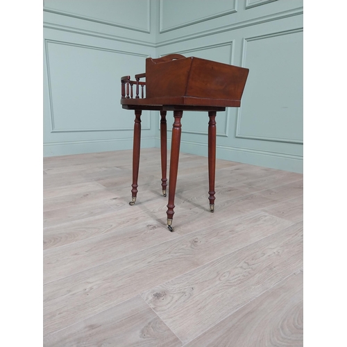 260 - Georgian mahogany cutlery and plate table raised on turned legs and castors {68 cm H x 54 cm W x 34 ... 