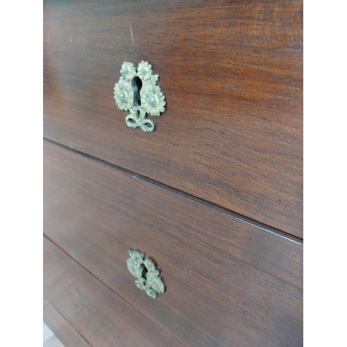 310 - Good quality 19th C. mahogany marble topped chest of drawers with original brass handles {88cm H x 1... 