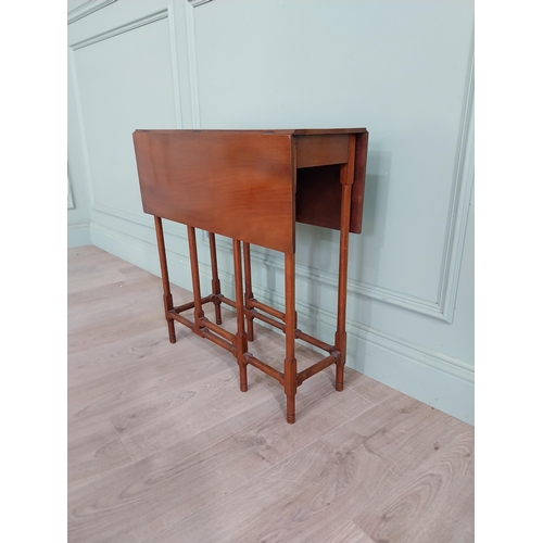 324 - Edwardian mahogany Sutherland table in the Georgian style {67 cm H x 61 cm W x 24 cm D}.