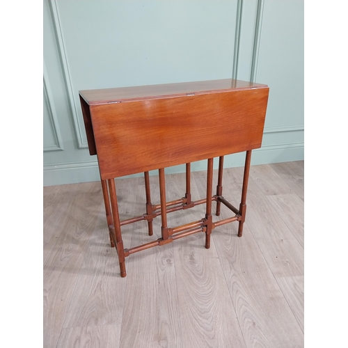 324 - Edwardian mahogany Sutherland table in the Georgian style {67 cm H x 61 cm W x 24 cm D}.