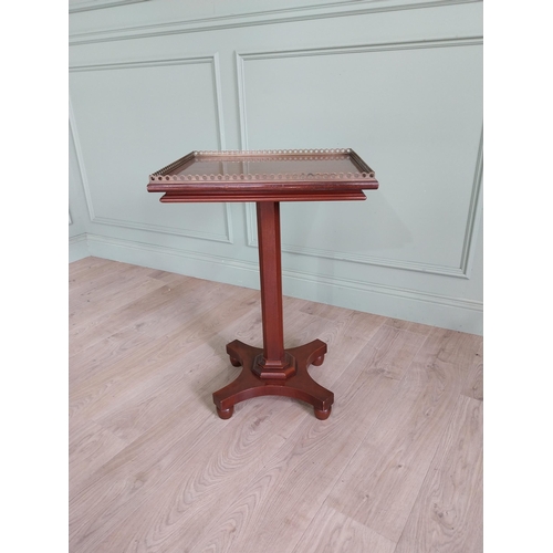 389 - Good quality William IV mahogany lamp table with brass gallery raised on single column and platform ... 