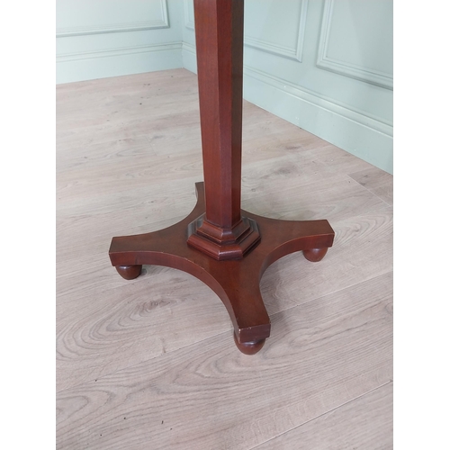 389 - Good quality William IV mahogany lamp table with brass gallery raised on single column and platform ... 